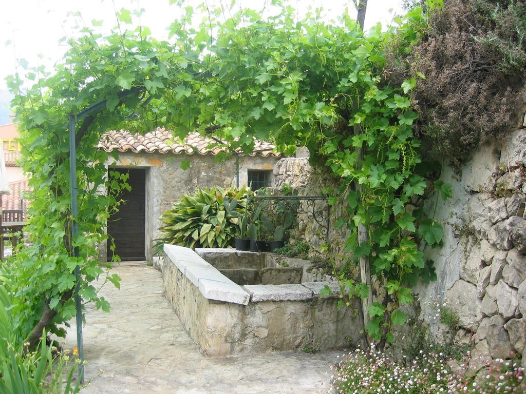 Mas De Vence - Hotel-Restaurant Exterior foto